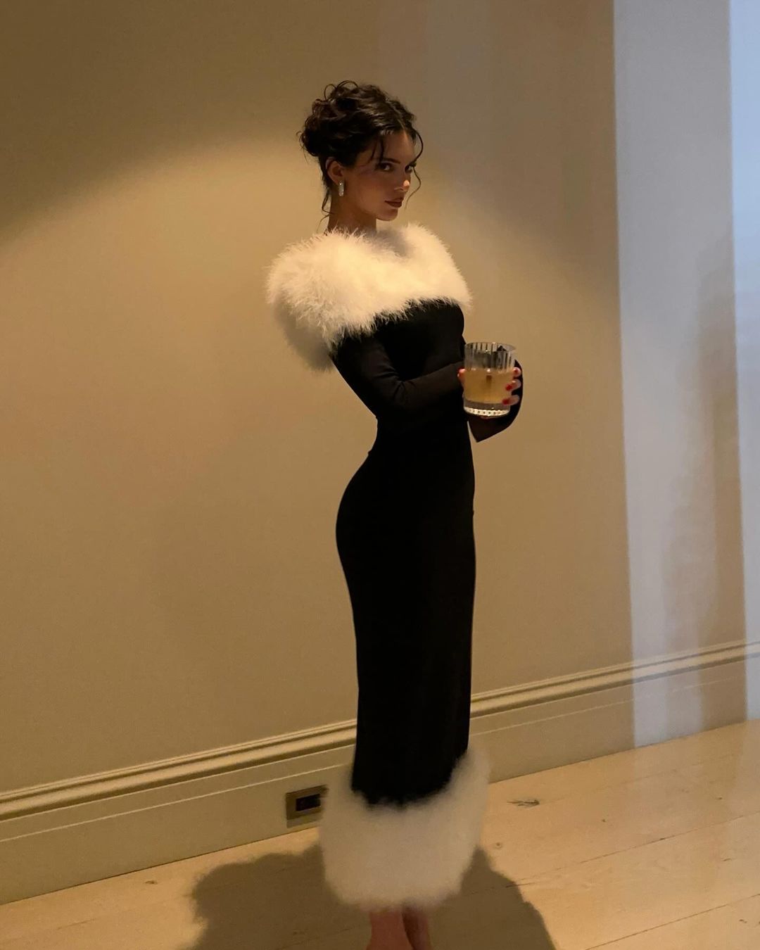 Belle Vogue™ - Off-the-Shoulder Dress with Fur Collar