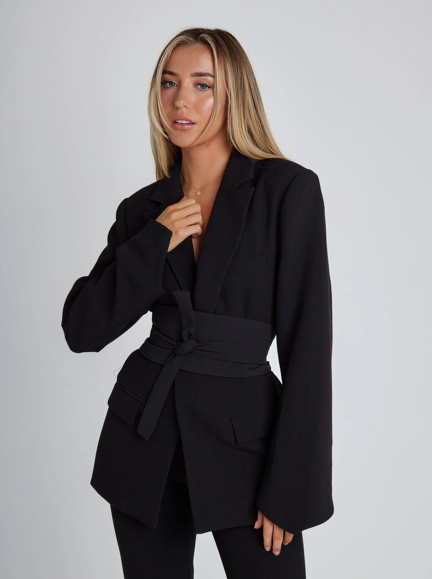 Onni | Elegant Blazer with Belt