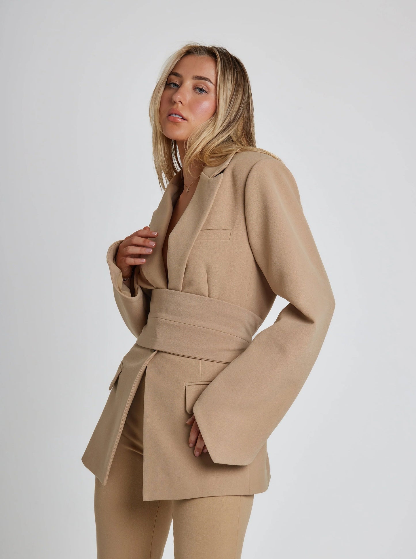 Onni | Elegant Blazer with Belt