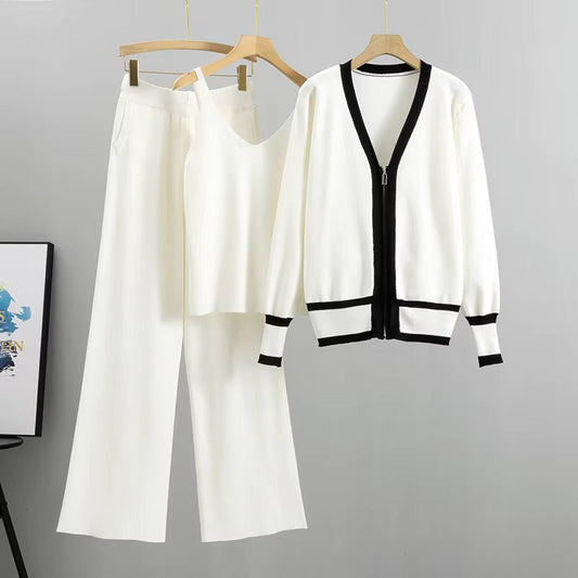 Daisy™ - Elegant, stylish knitted three-piece set