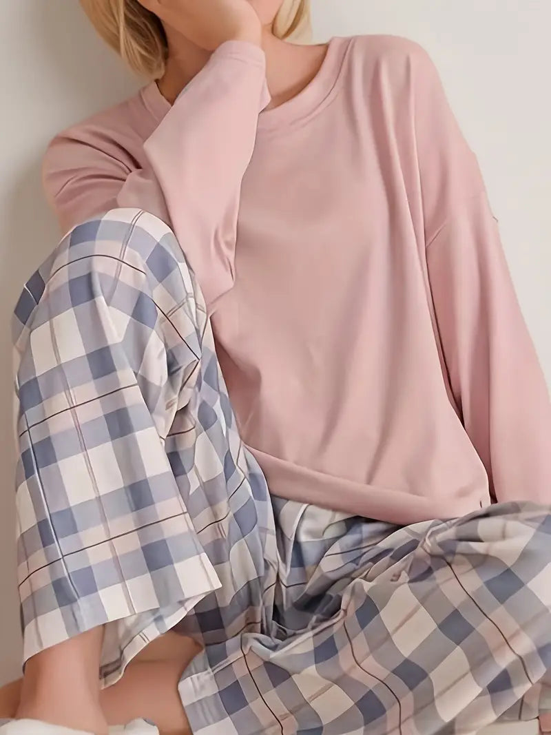 2-piece women's loungewear set - long-sleeved top and checked pants