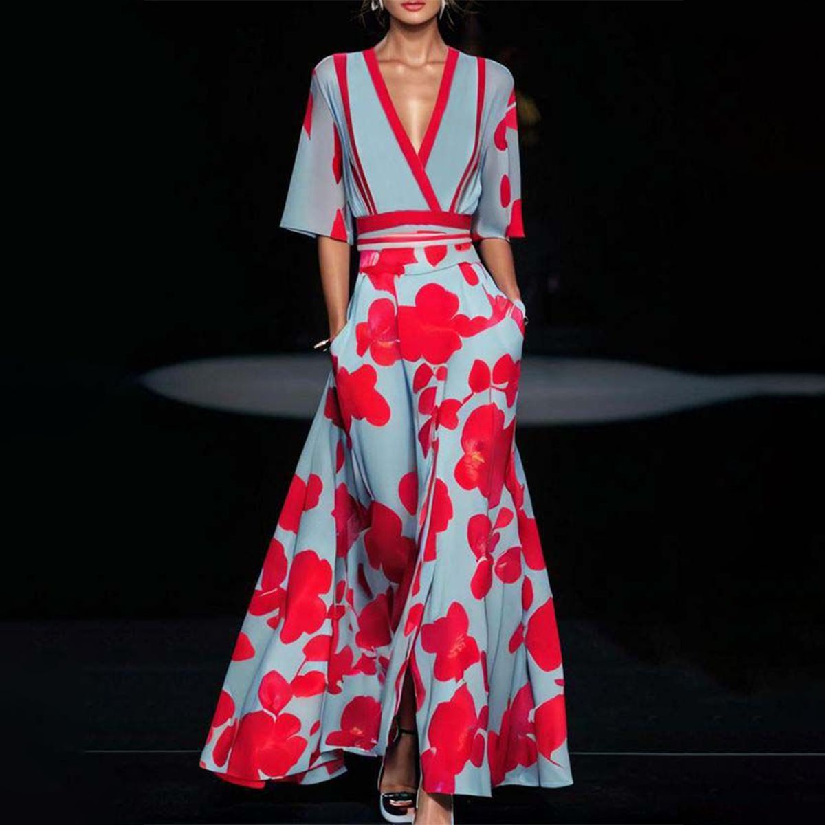 Sloane - Short-sleeved maxi dress with a striking print