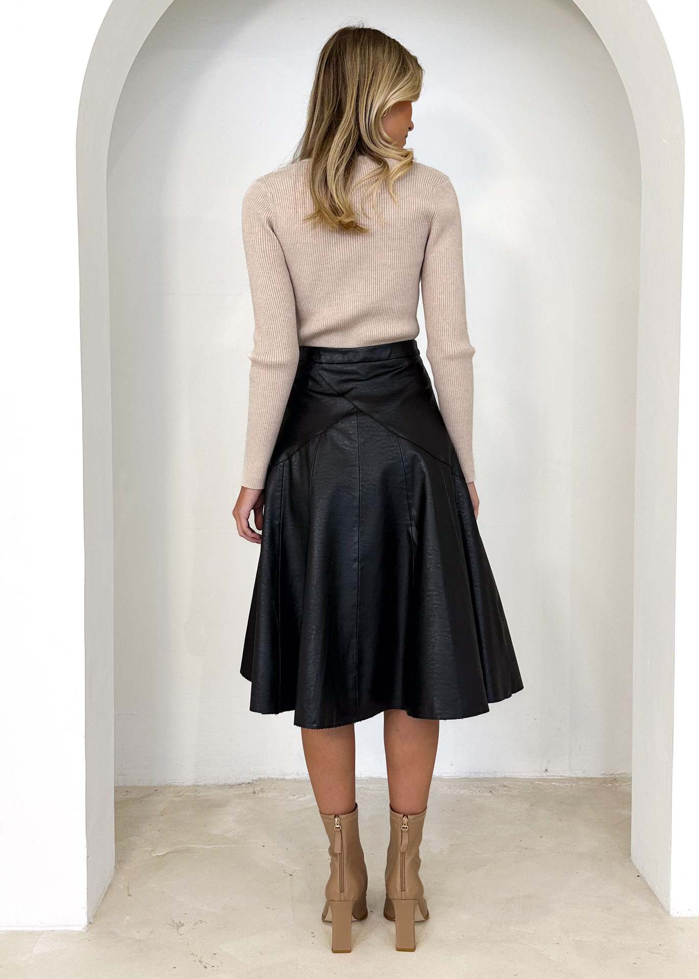 Nagela | Elegant skirt for women