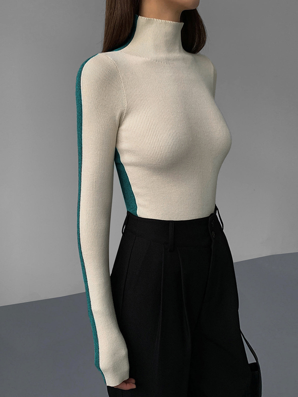 Sofia – Two-Tone Sweater