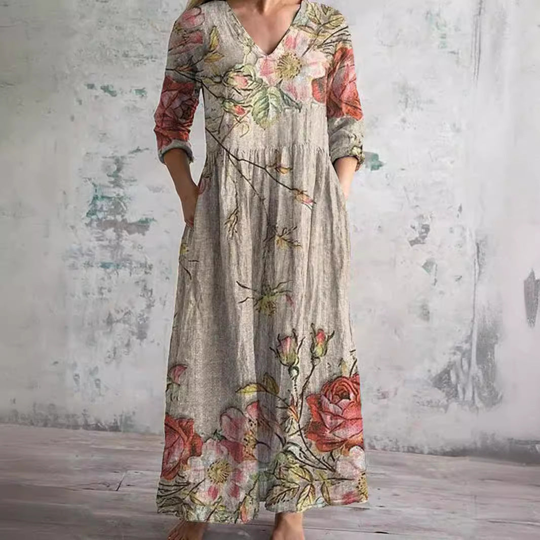 Truus - Women's Summer Dress with V-Neck and Floral Pattern