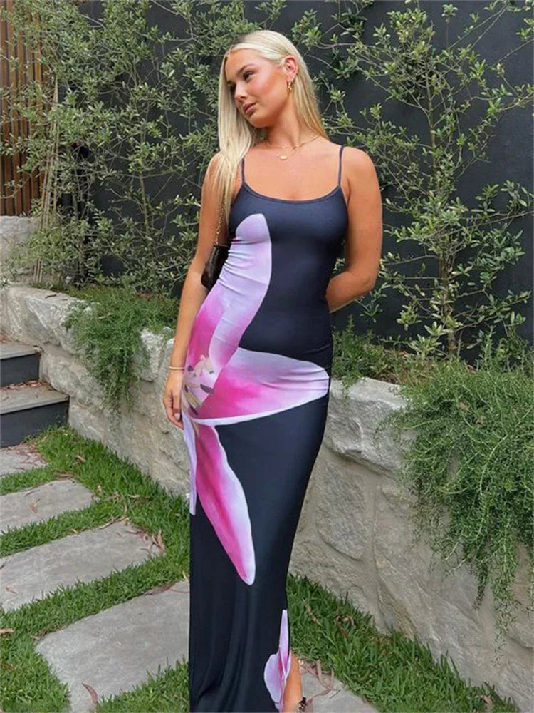 Floor | Tight dress with flower