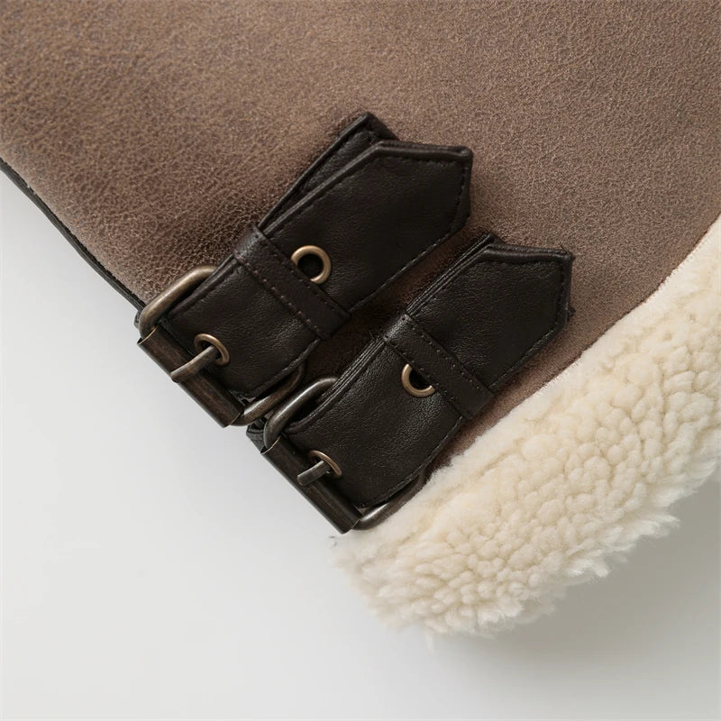 Queen | Sleeveless women's vest with integrated fur