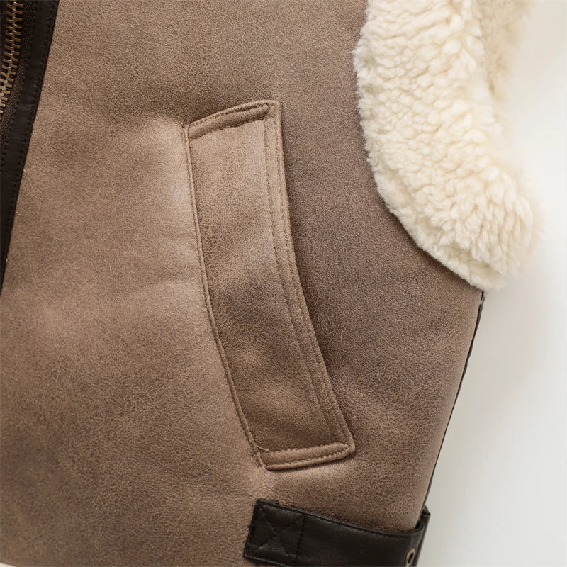 Queen | Sleeveless women's vest with integrated fur