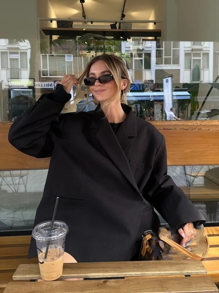 Zoey | Oversized Blazer with a Twist