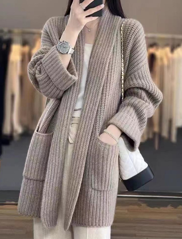 Dirkje | Oversized knitted cardigan