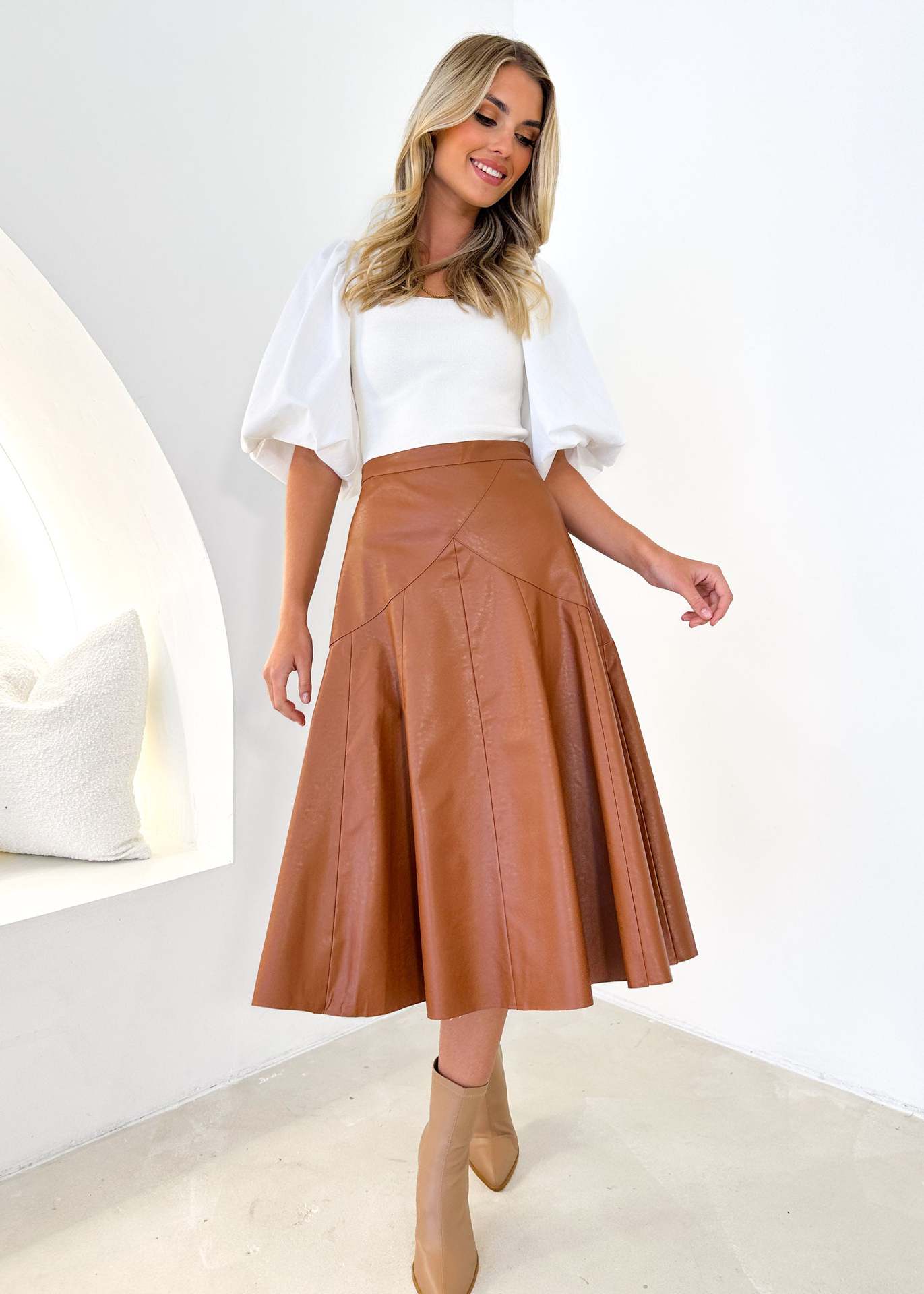 Nagela | Elegant skirt for women