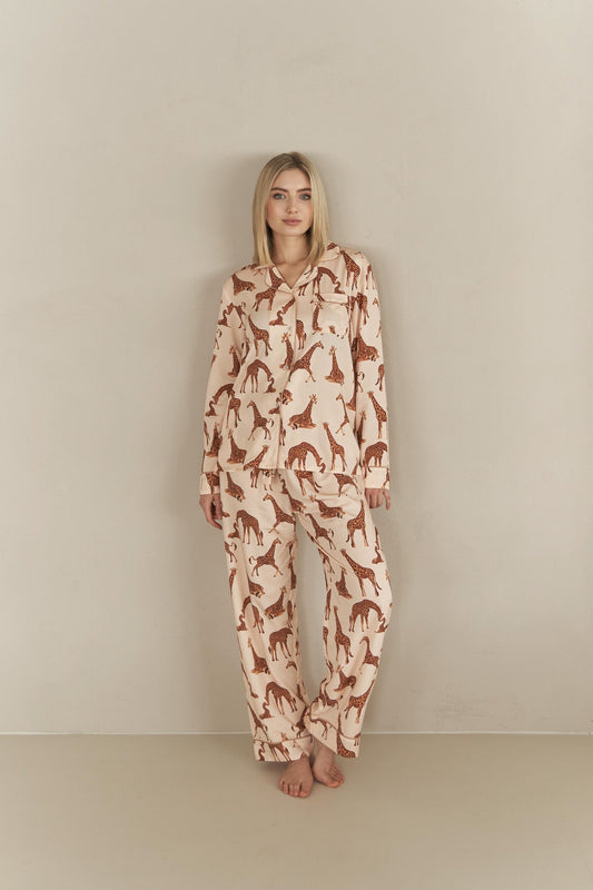 2-piece women's cotton pajama set - giraffe print in beige