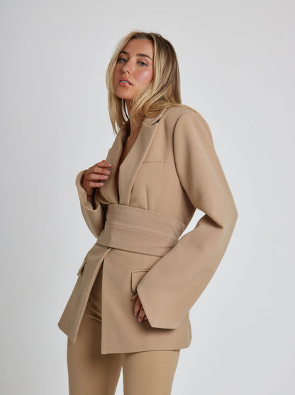 Onni | Elegant Blazer with Belt