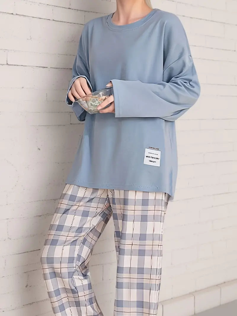 2-piece women's loungewear set - long-sleeved top and checked pants
