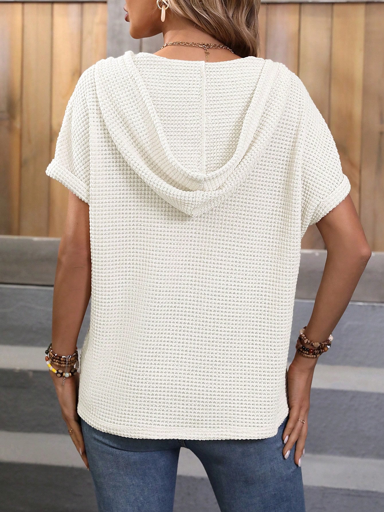 Vilana - Hooded T-shirt with batwing sleeves