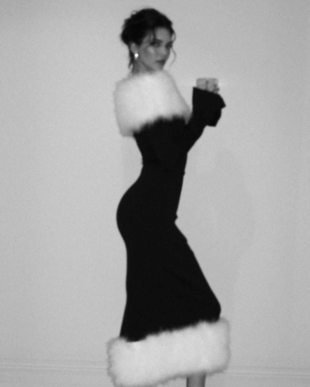 Belle Vogue™ - Off-the-Shoulder Dress with Fur Collar