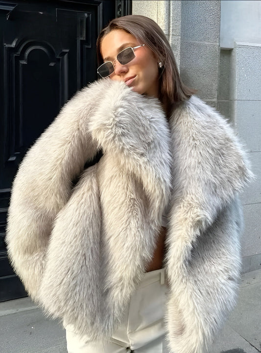 Sofia | Fashionable faux fur coat for women
