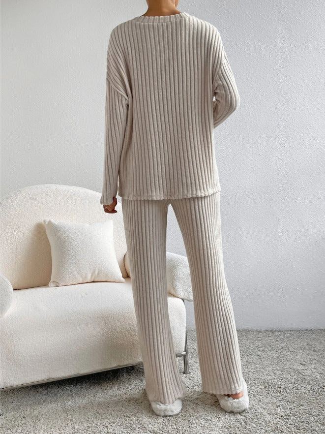 2-piece lounge set - ribbed beige set with V-neck sweater and wide trousers 