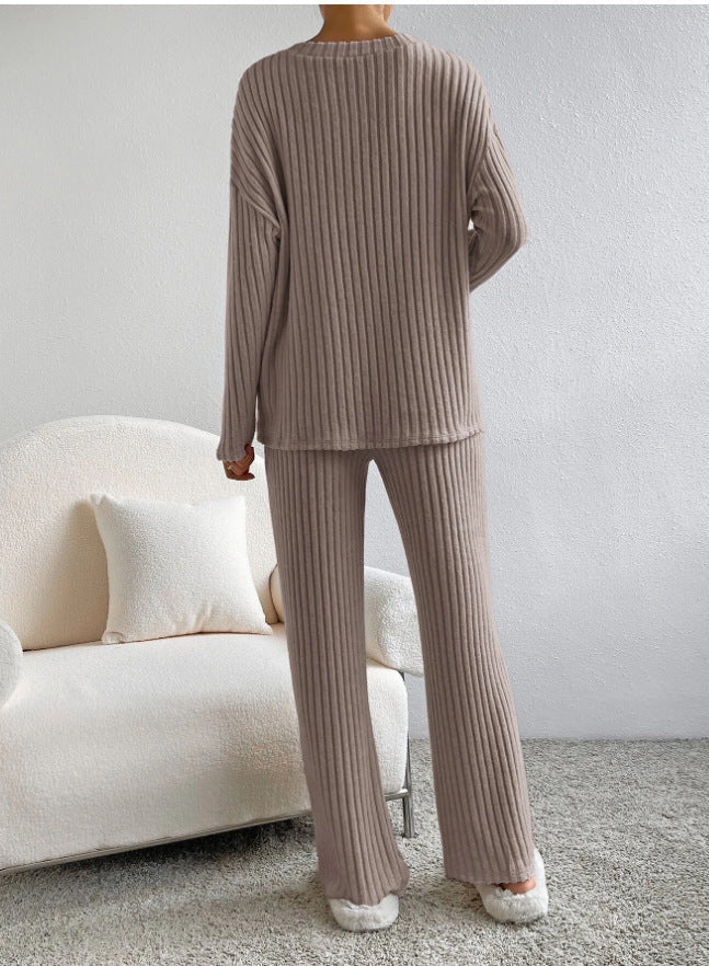 2-piece lounge set - ribbed beige set with V-neck sweater and wide trousers 