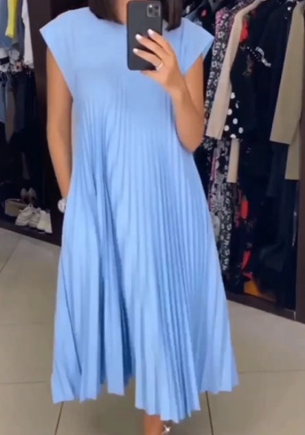 Joshua | Pleated long dress with short sleeves
