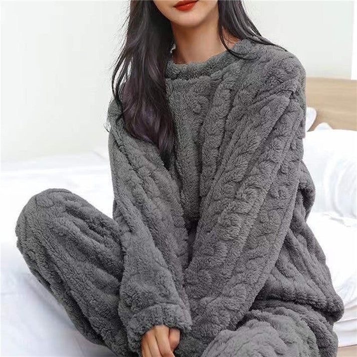 2-piece women's fleece pajama set - soft and warm loungewear for cold evenings