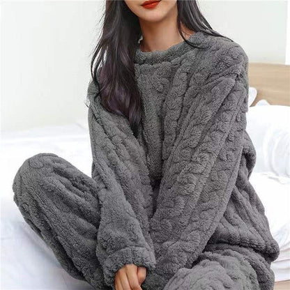 2-piece women's fleece pajama set - soft and warm loungewear for cold evenings