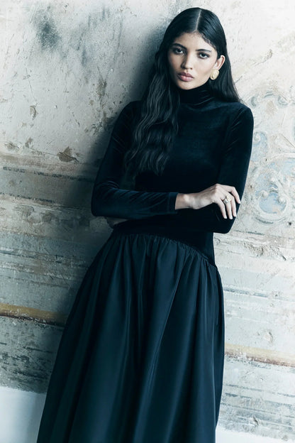 Adelaide™ - Black Long Sleeve Maxi Dress