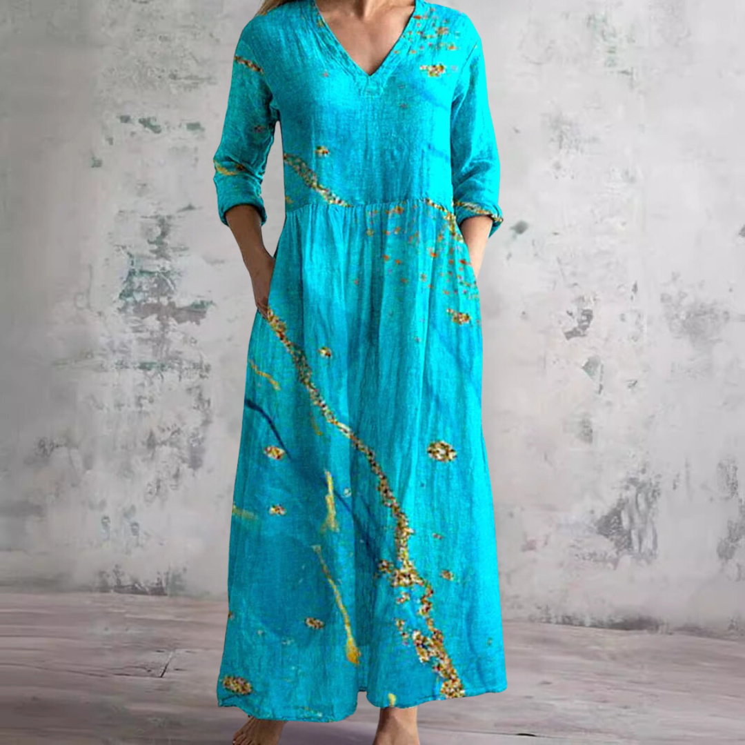 Truus - Women's Summer Dress with V-Neck and Floral Pattern
