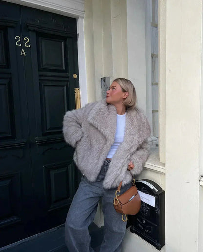 Sofia | Fashionable faux fur coat for women