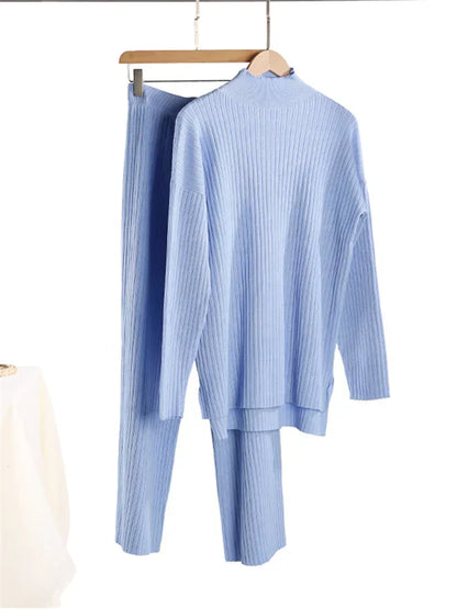 2-piece loungewear set - knitted women's sweater and pants