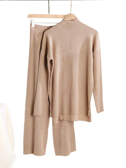 2-piece loungewear set - knitted women's sweater and pants