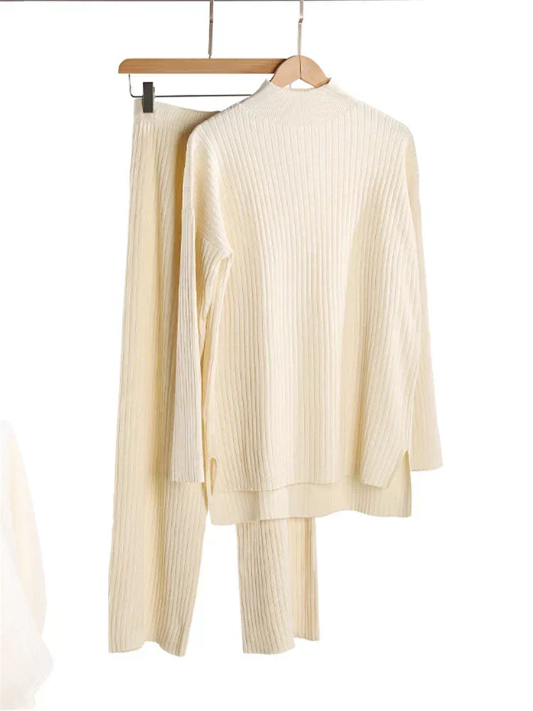 2-piece loungewear set - knitted women's sweater and pants
