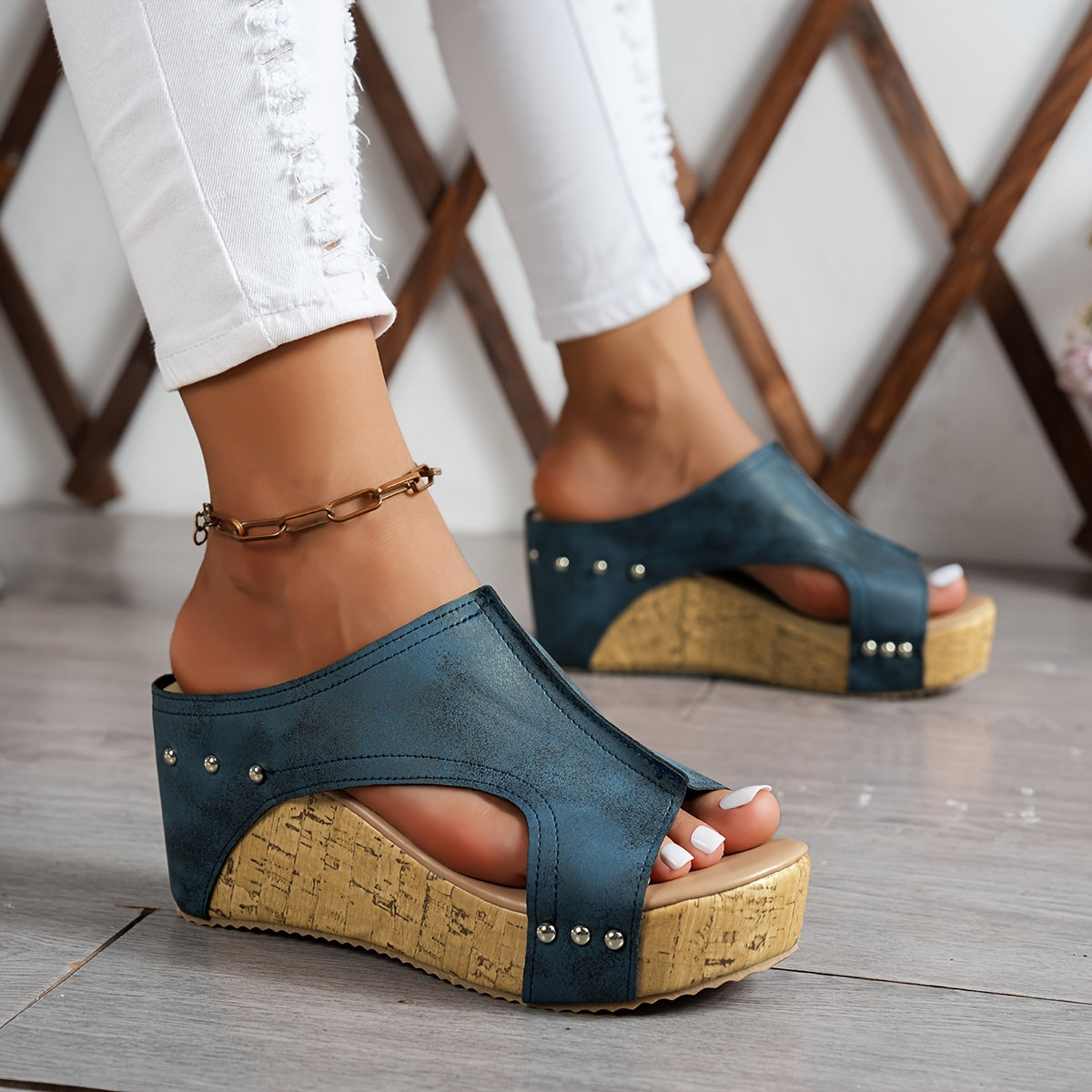 Lumi™ – Comfort Wedge Heel with Studs