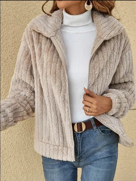 Naina | Trendy short jacket with lapels for women