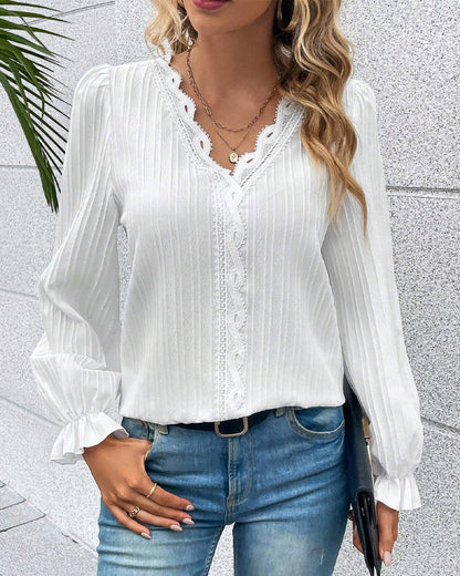 Onni | Lace Top with V-Neck