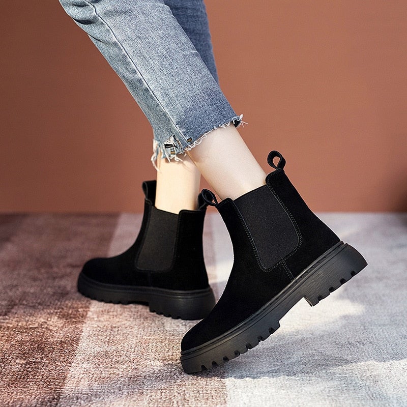 Ezra | Fashionable Chelsea boots for women