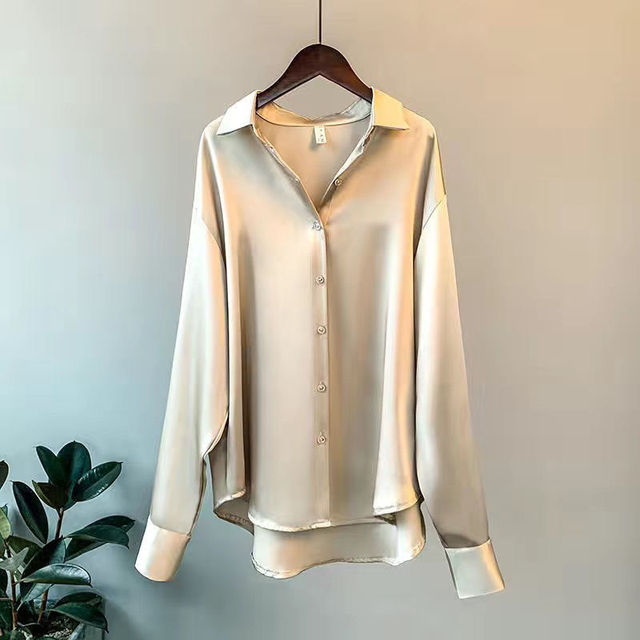 Elly | Chic Satin Blouse